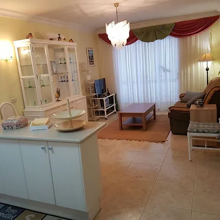 With One In Puerto De La Cruz, With Pool Access, Furnis Apartmán Puerto de la Cruz (Tenerife)